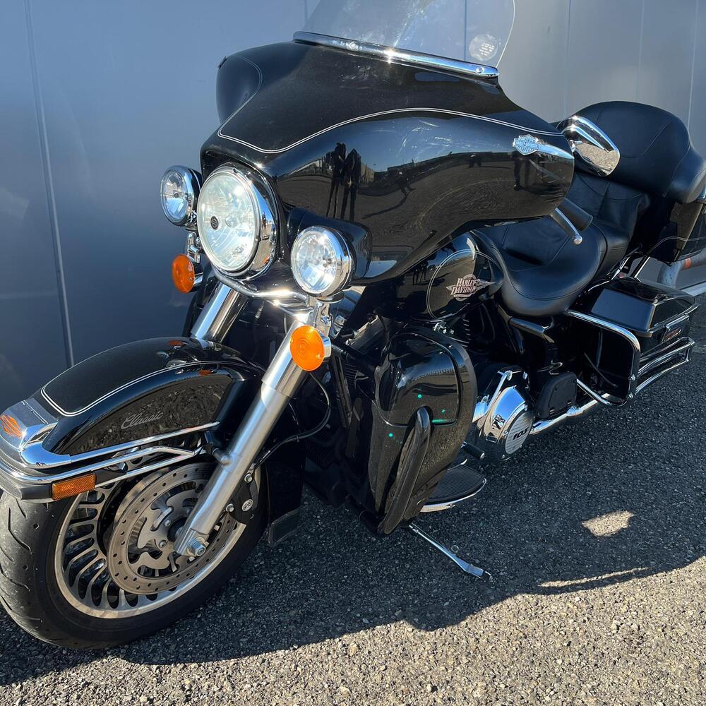 Harley-Davidson 1690 Electra Glide Classic (2010 - 12) - FLHTC (20)