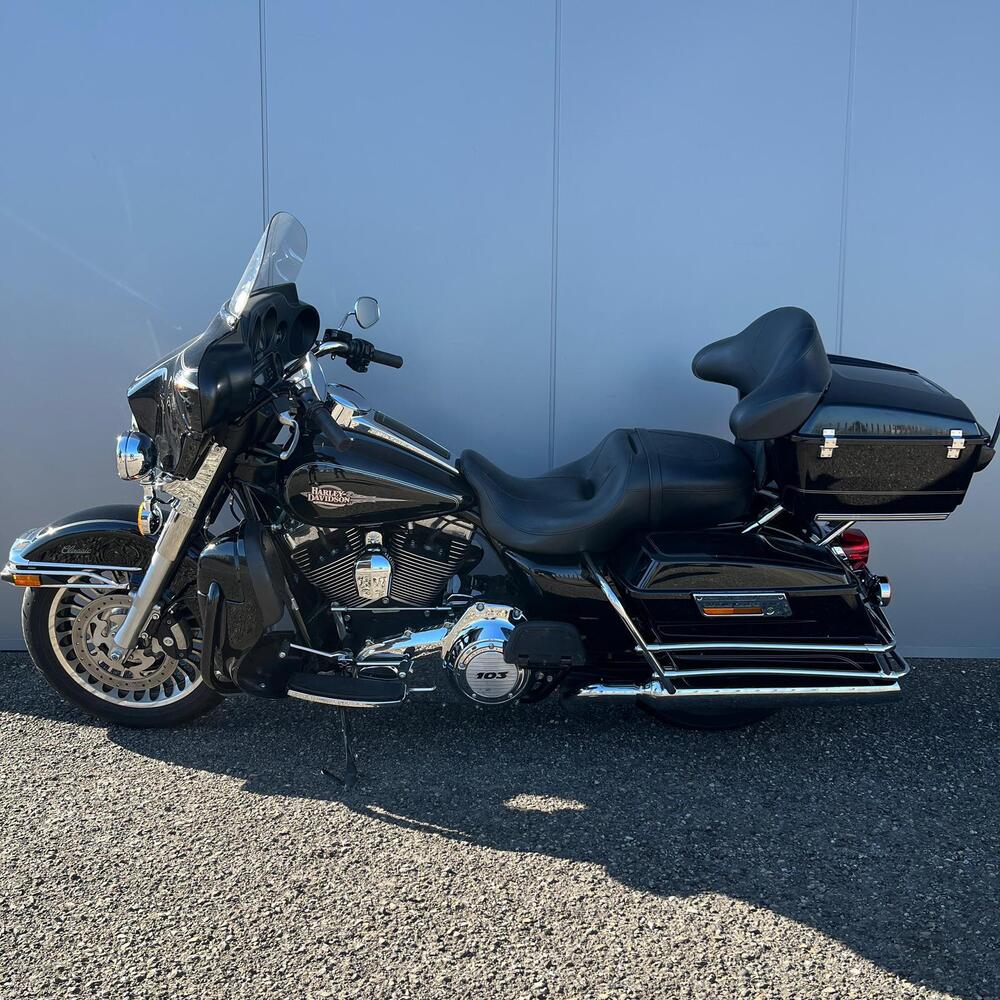 Harley-Davidson 1690 Electra Glide Classic (2010 - 12) - FLHTC (24)
