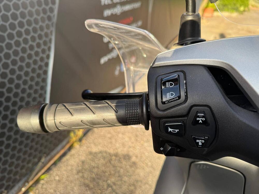 Honda SH 350i GT (2025 - 26) (16)