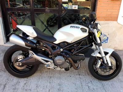 Ducati Monster 696 Plus (2007 - 14) usata