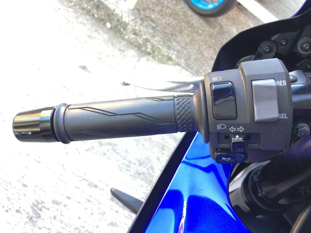 Yamaha YZF R7 (2021 - 25) (12)