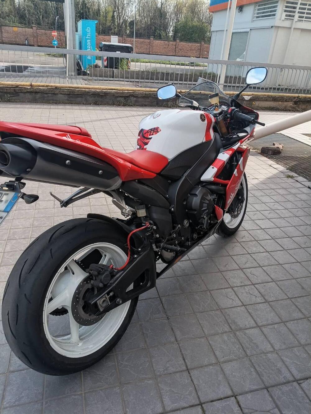 Yamaha YZF R1 (2009 - 11) (4)