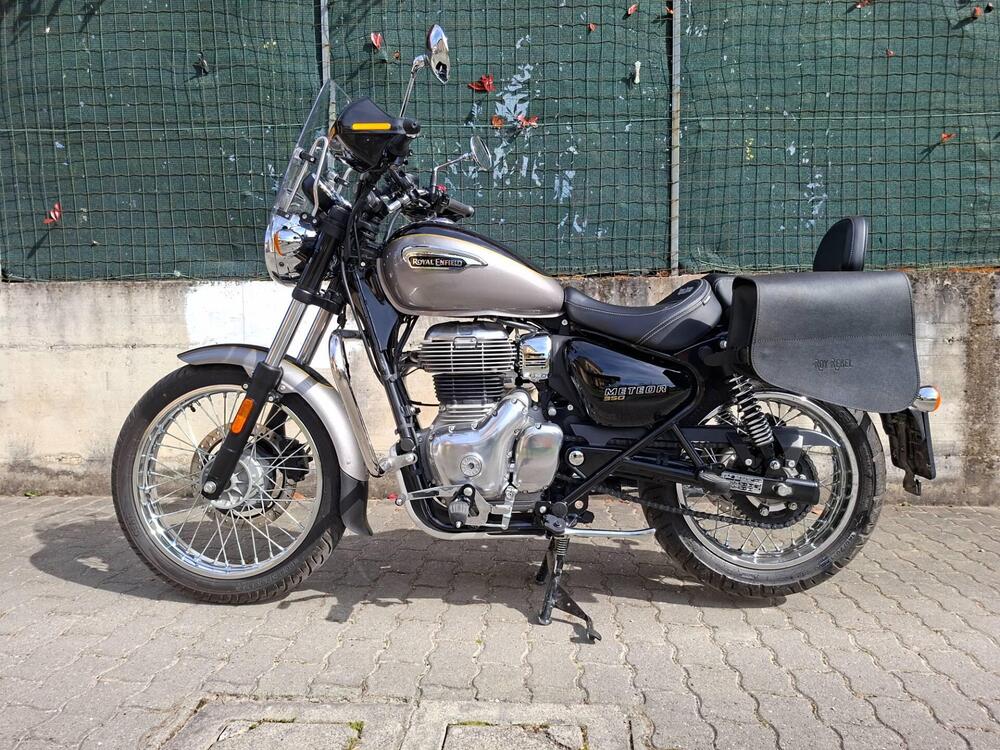 Royal Enfield Meteor 350 Aurora (2024 - 26) (2)