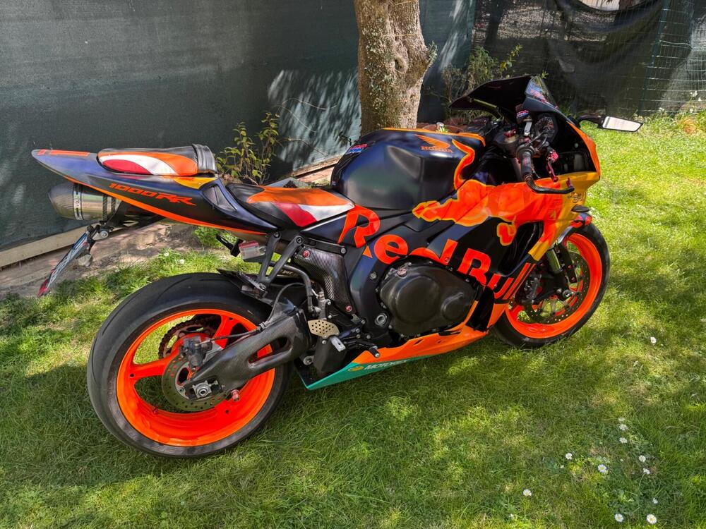 Honda CBR 1000 RR Fireblade (2006 - 07) (6)