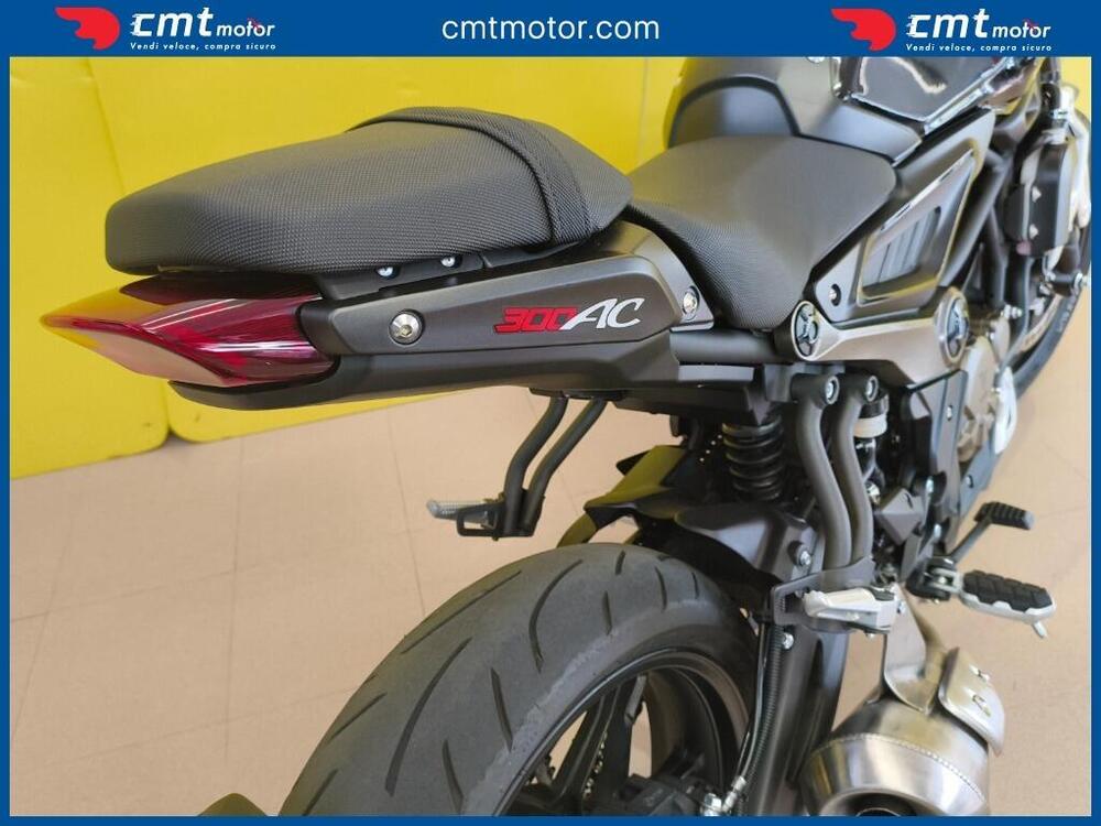 Voge Trofeo 300AC (2021 - 26) (10)