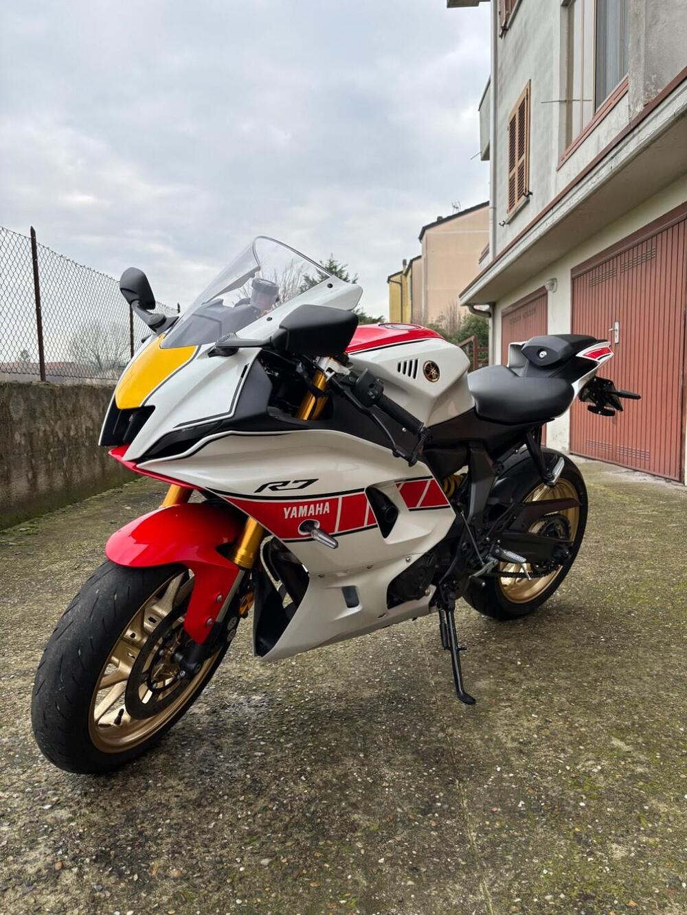 Yamaha YZF R7 World GP 60th Anniversary (2022 - 23)