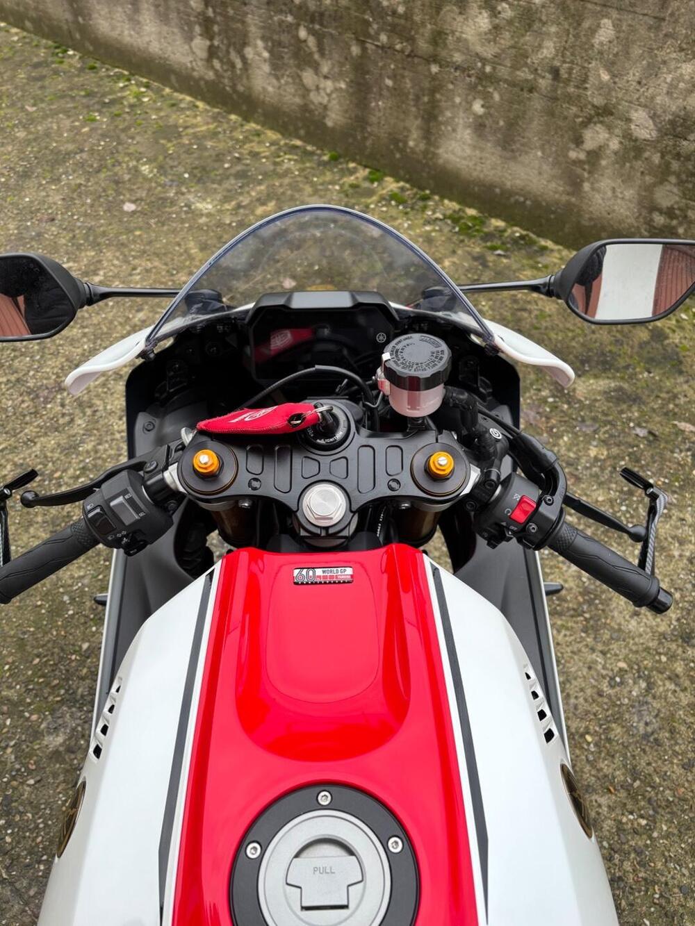 Yamaha YZF R7 World GP 60th Anniversary (2022 - 23) (10)