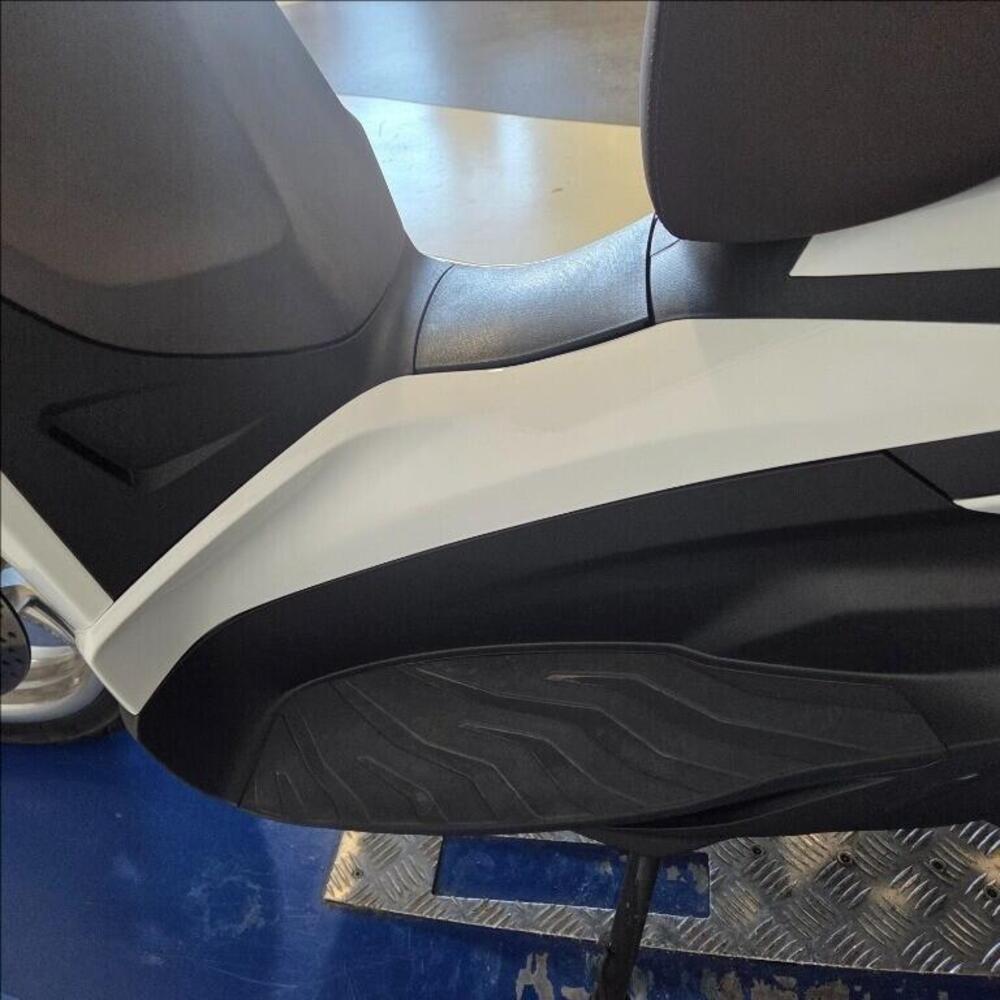 Piaggio Beverly 300 S ABS-ASR (2021 - 25) (7)