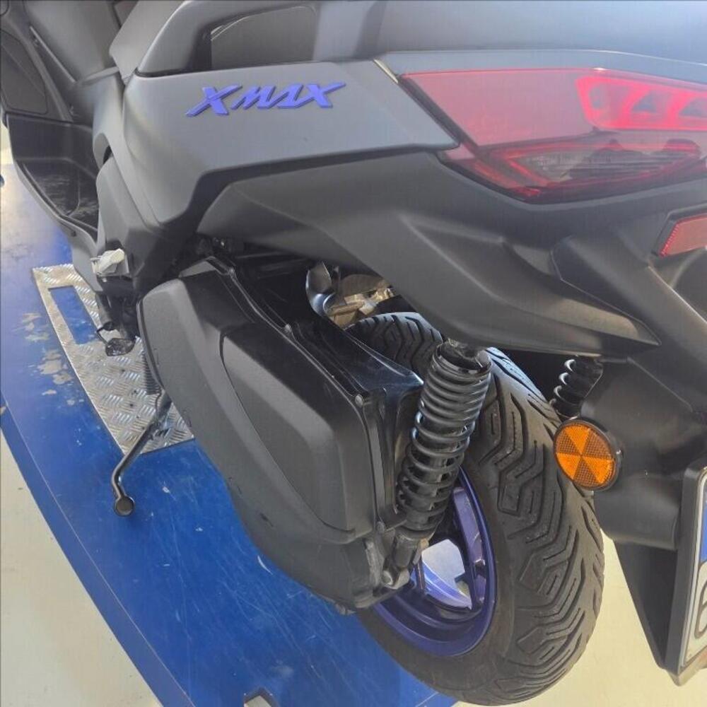 Yamaha X-Max 300 (2021 - 24) (7)