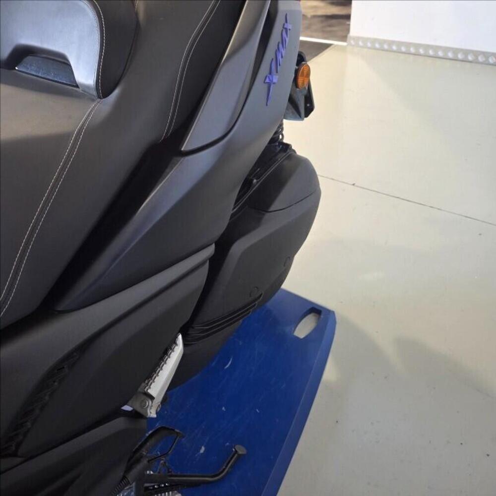 Yamaha X-Max 300 (2021 - 24) (8)