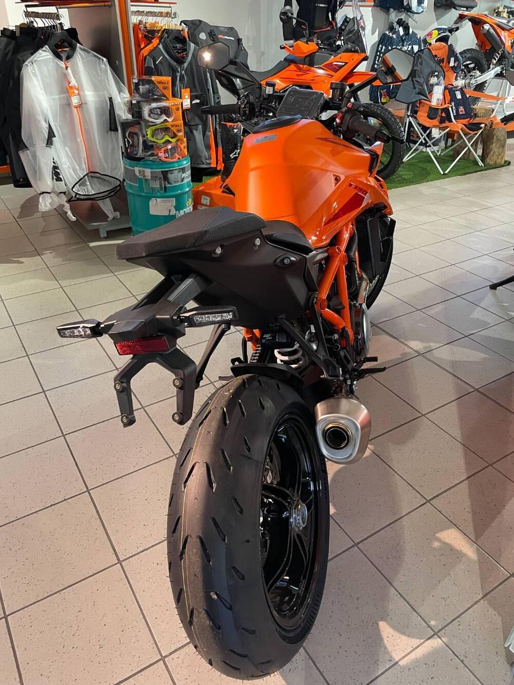 KTM 1390 Super Duke R (2024 - 26) (3)