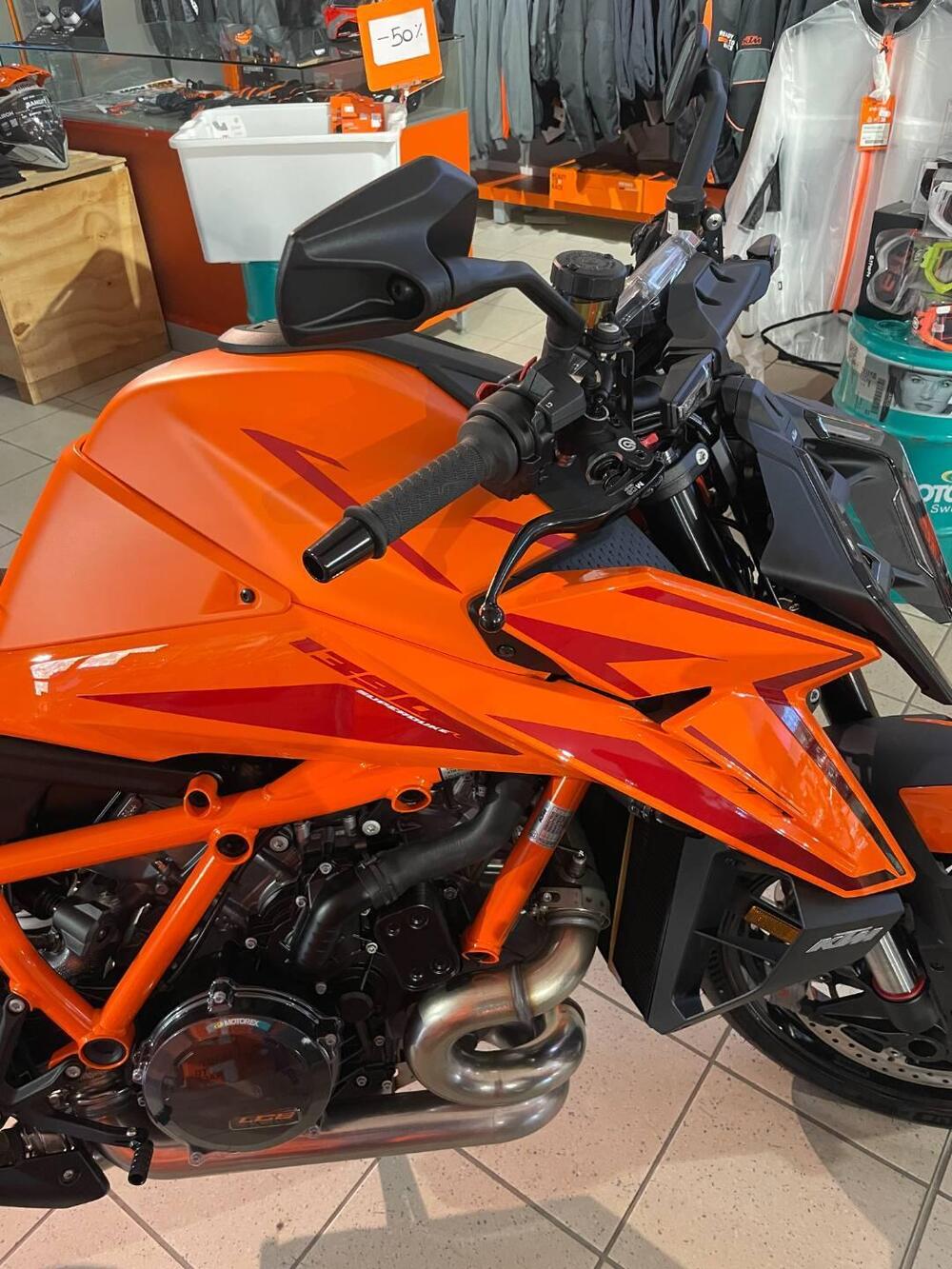 KTM 1390 Super Duke R (2024 - 26) (4)