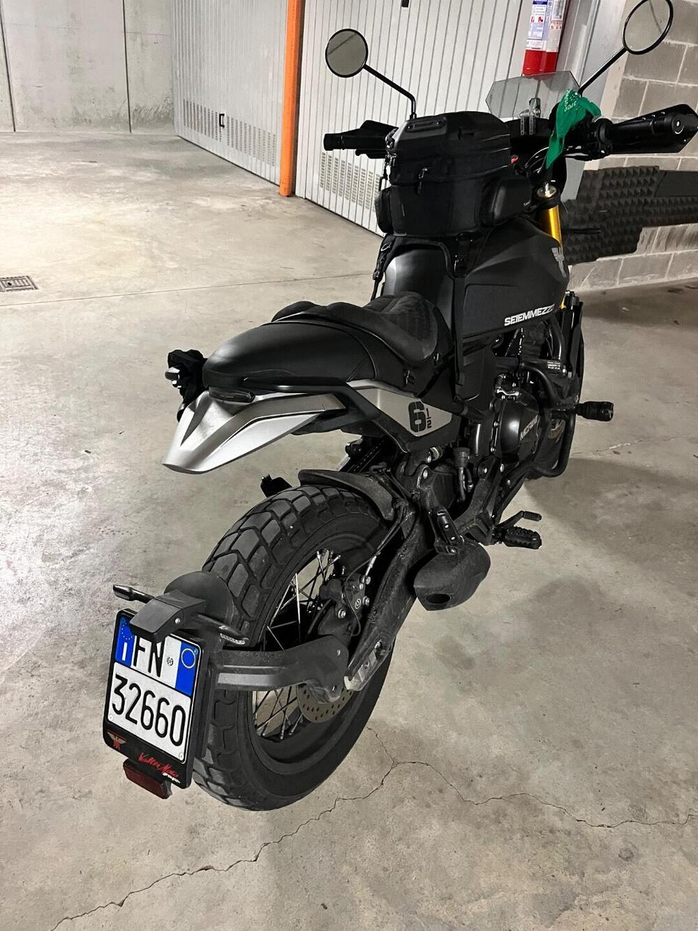 Moto Morini SEIEMMEZZO SCR (2022 - 26) (2)