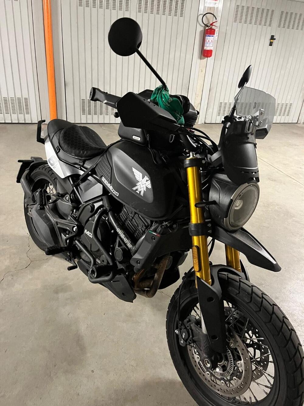 Moto Morini SEIEMMEZZO SCR (2022 - 26) (4)