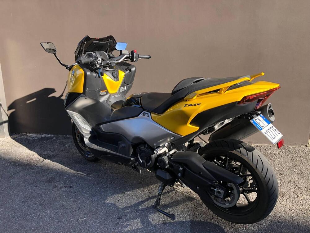 Yamaha T-Max 560 (2022 - 24) (2)
