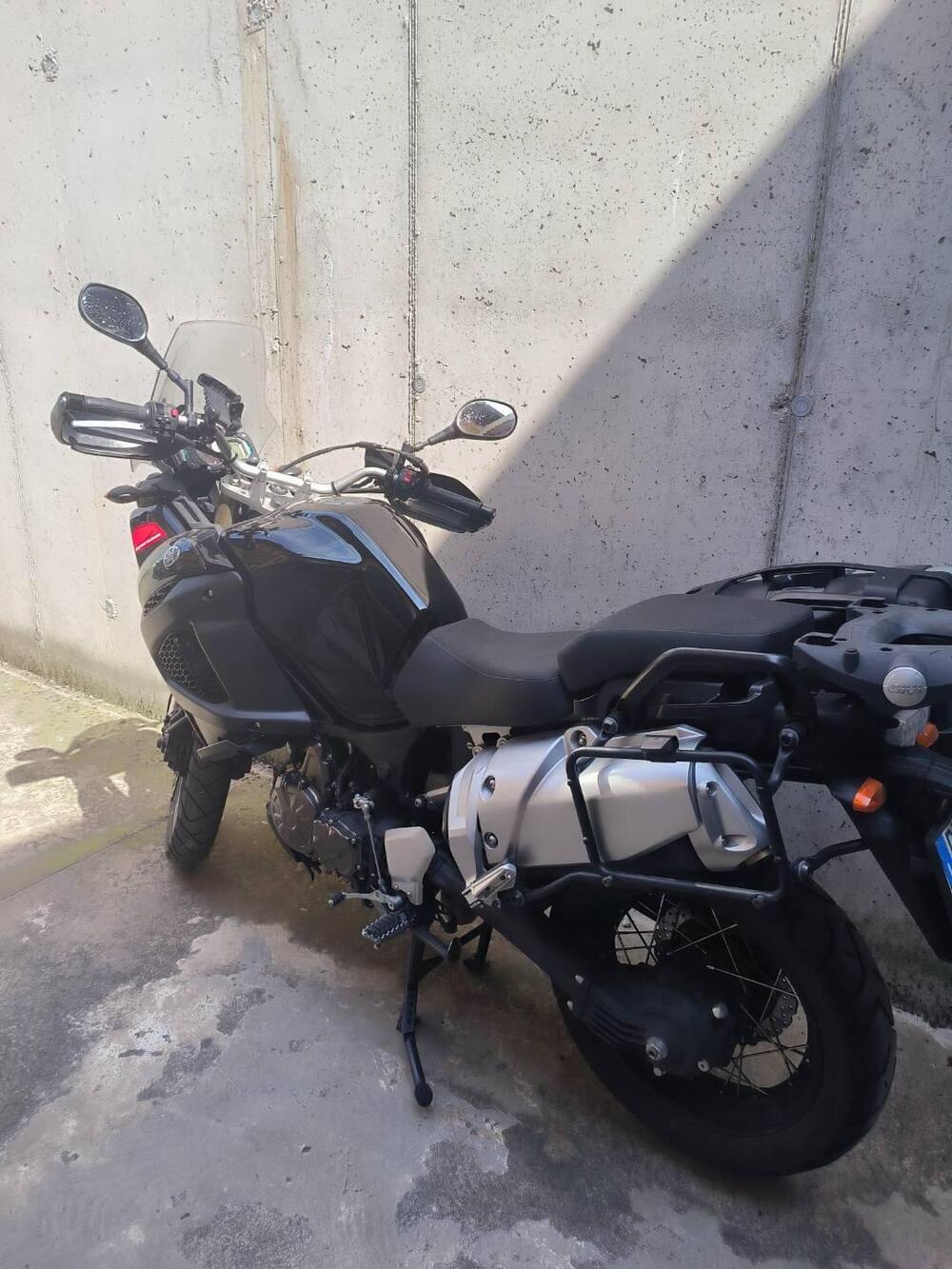 Yamaha XT1200Z Super Ténéré First Edition (2010 - 11) (4)