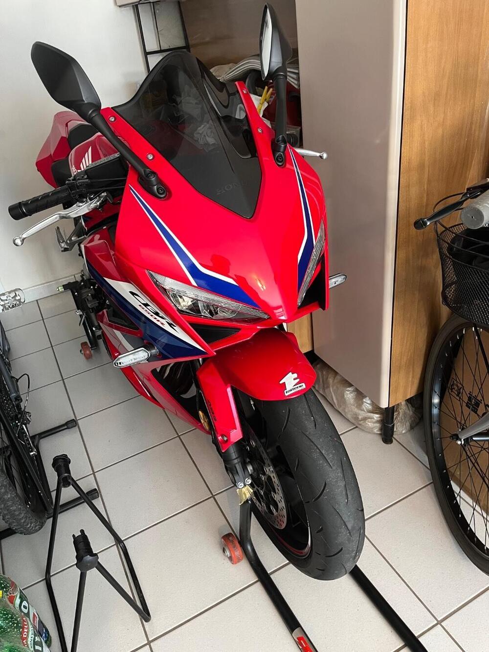 Honda CBR 650 R E-Clutch (2024 - 26) (2)