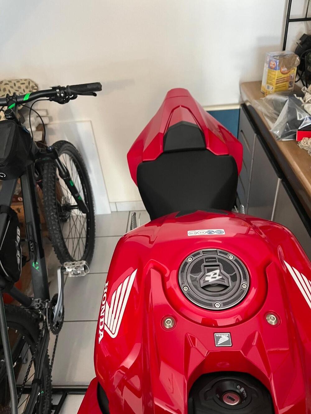 Honda CBR 650 R E-Clutch (2024 - 26) (4)