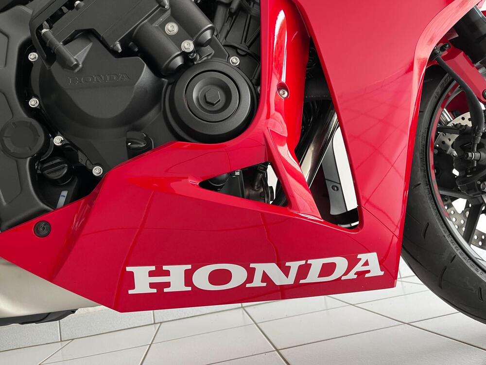 Honda CBR 650 R E-Clutch (2024 - 26) (8)