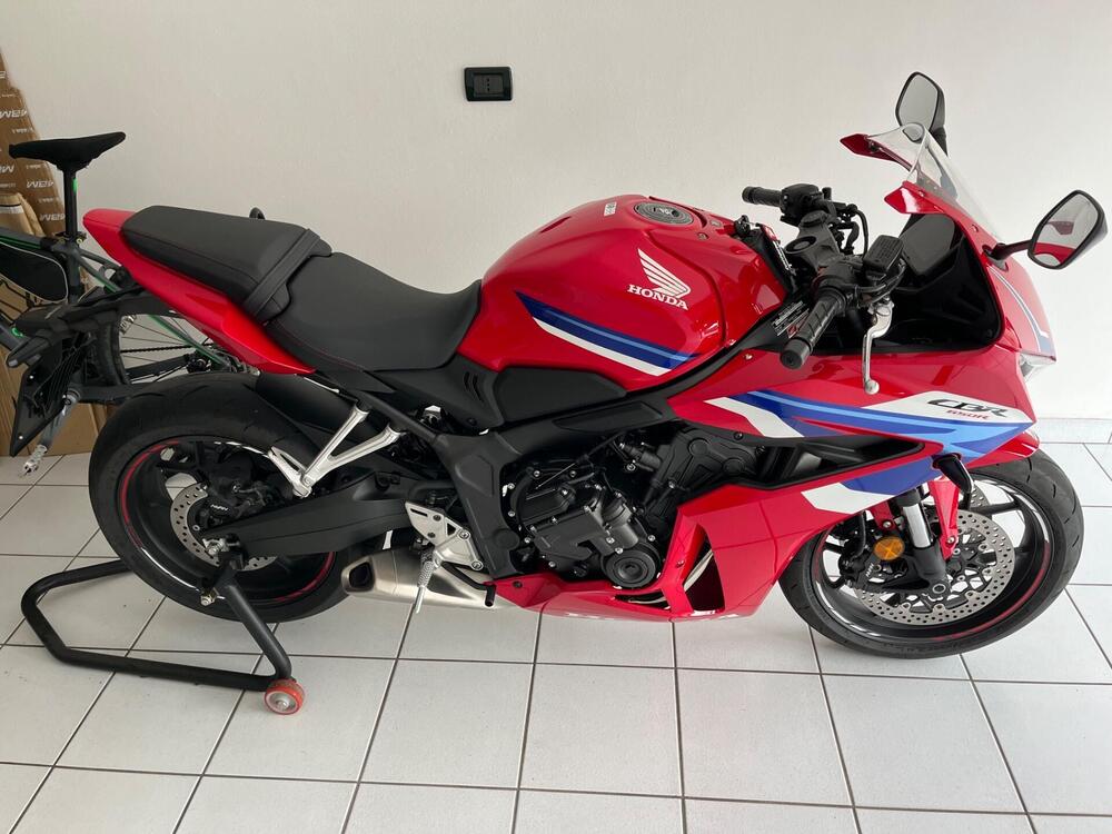 Honda CBR 650 R E-Clutch (2024 - 26) (9)
