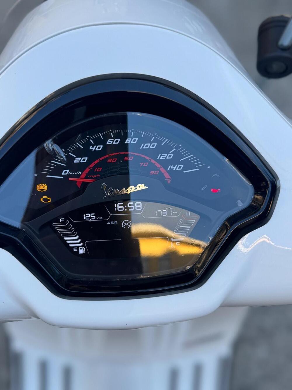 Vespa GTS 300 Super Sport (2023 - 24) (6)