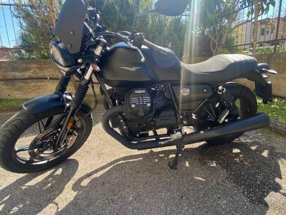 Moto Guzzi V7 Stone (2021 - 24) (4)