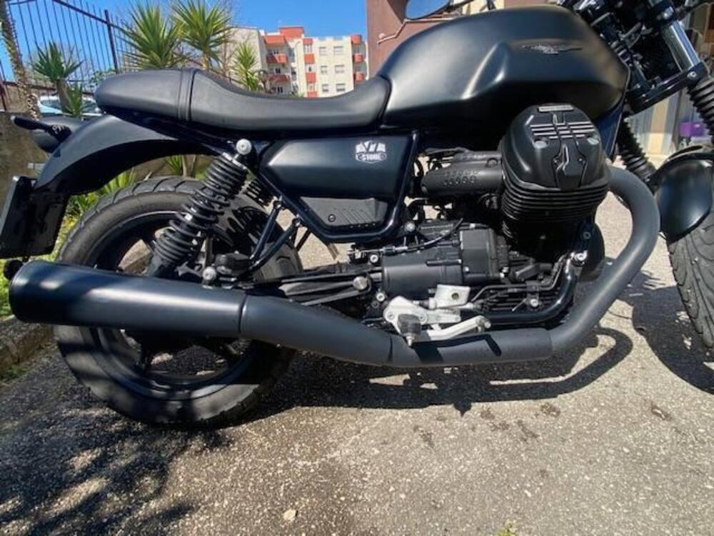 Moto Guzzi V7 Stone (2021 - 24) (6)