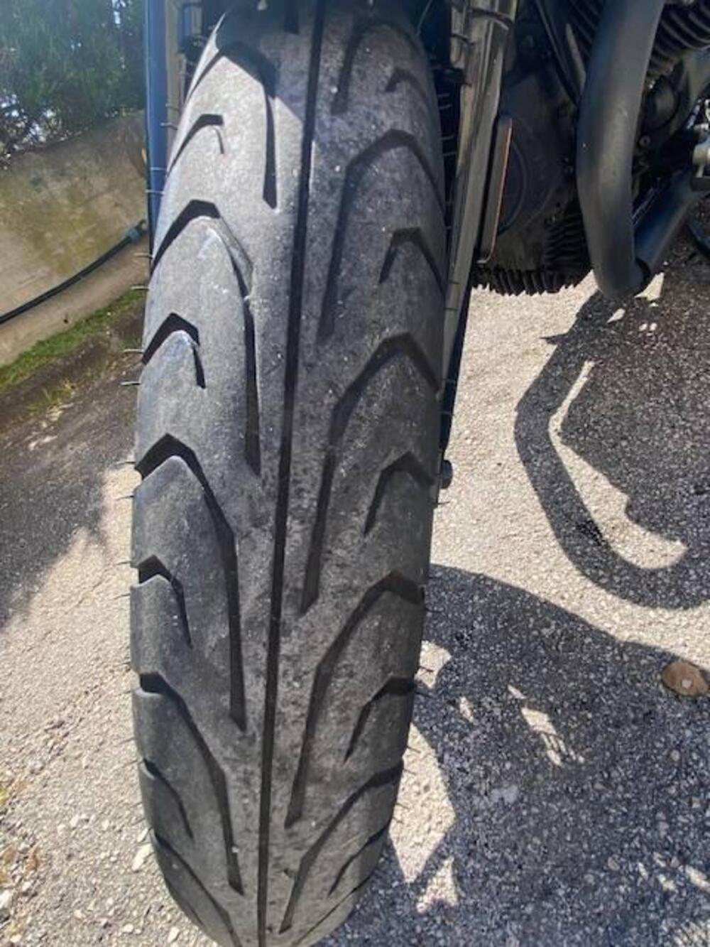 Moto Guzzi V7 Stone (2021 - 24) (10)