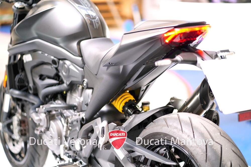 Ducati Monster 937 + (2021 - 25) (14)
