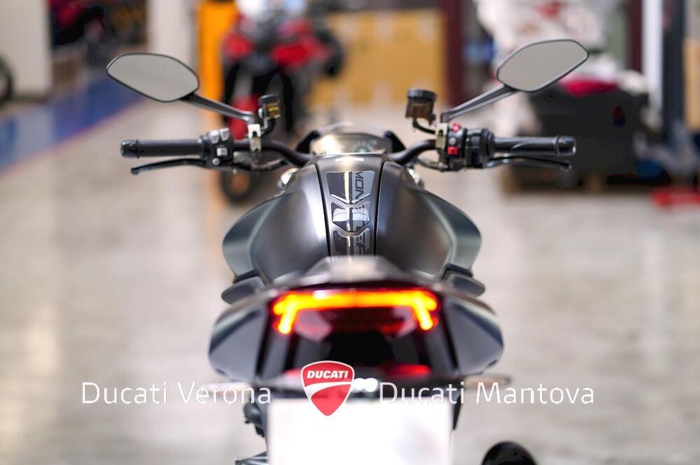 Ducati Monster 937 + (2021 - 25) (19)