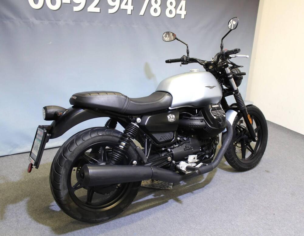Moto Guzzi V7 Stone (2021 - 24) (4)