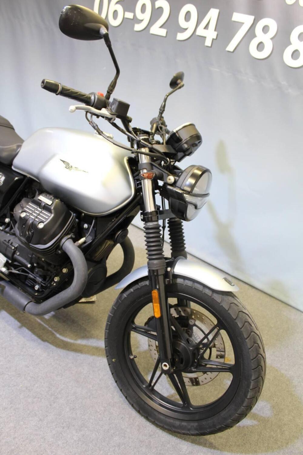 Moto Guzzi V7 Stone (2021 - 24) (8)