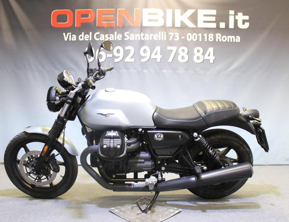 Moto Guzzi V7 Stone (2021 - 24) (2)