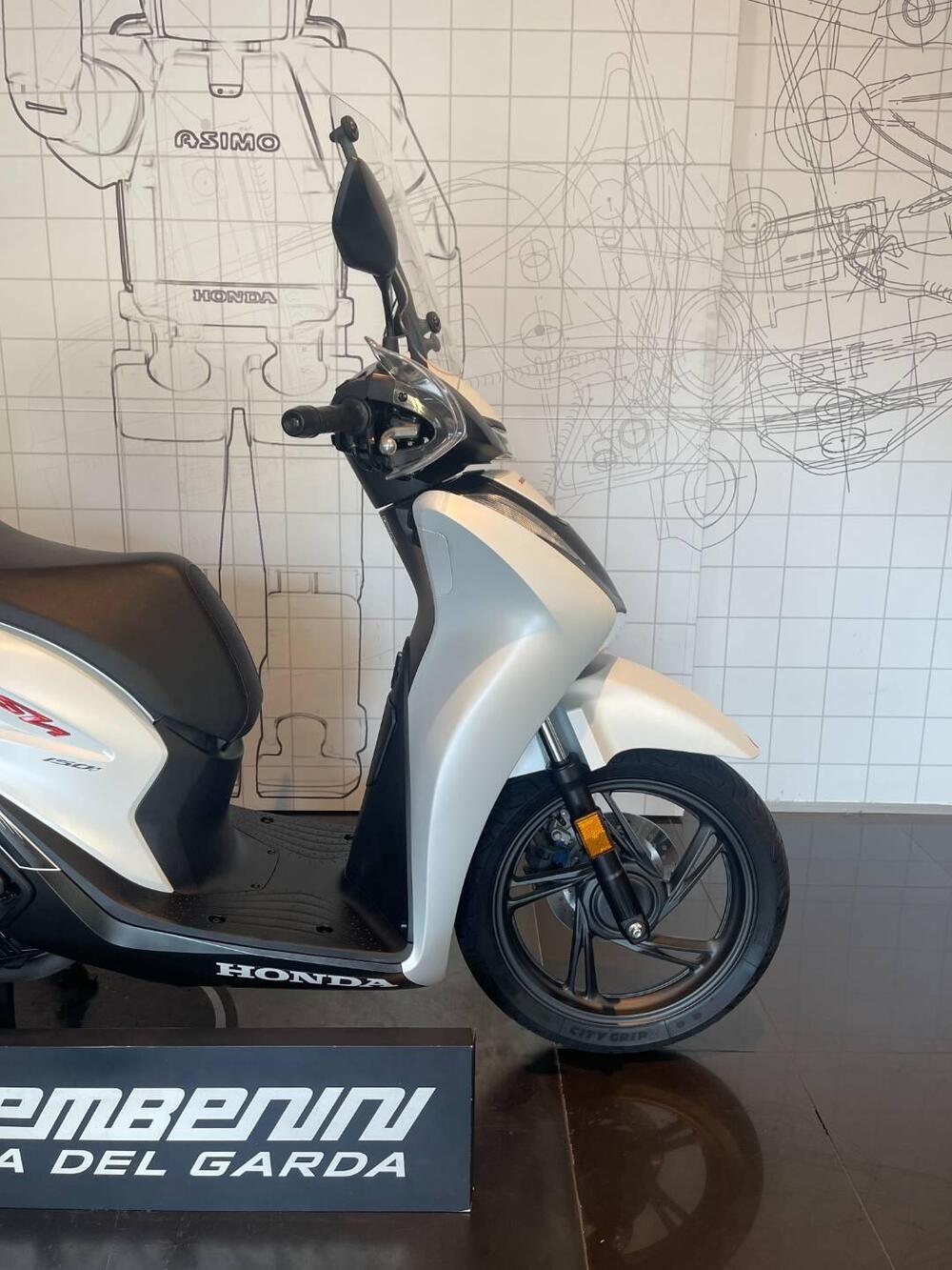 Honda SH 150i Sport (2024 - 25) (2)