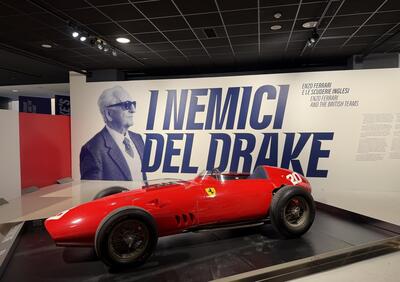 Quei maledetti garagisti: così l'orgoglio inglese di Chapman e Williams sfidò il mito di Enzo Ferrari | I nemici del Drake