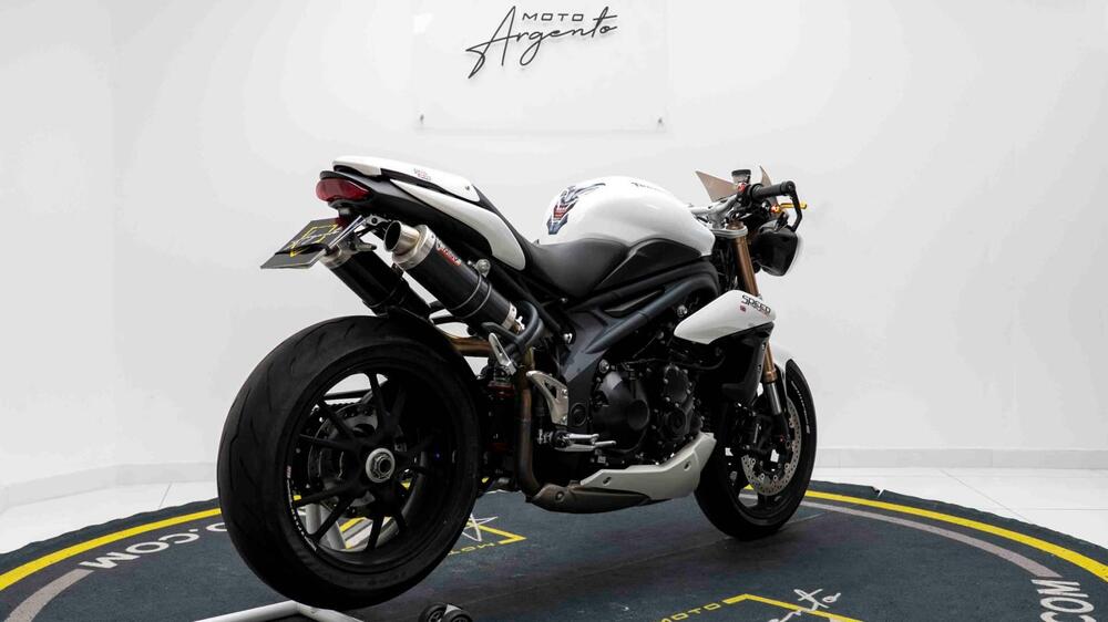 Triumph Speed Triple 1050 (2011 - 13) (3)