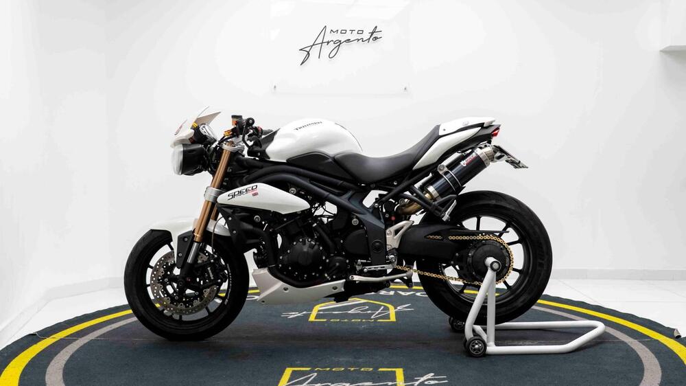 Triumph Speed Triple 1050 (2011 - 13) (6)