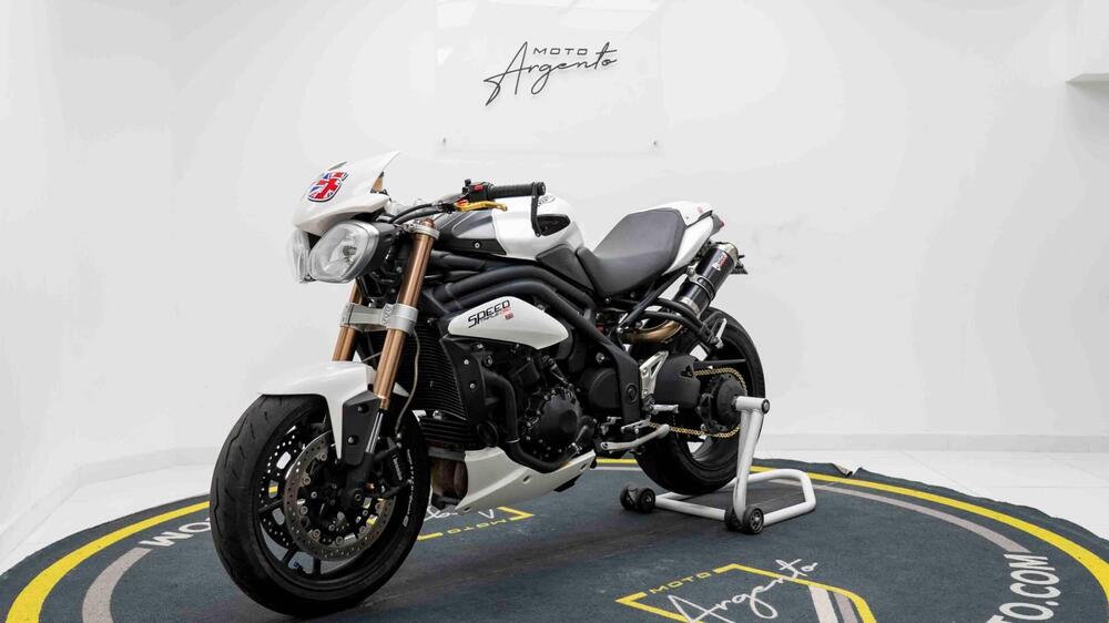 Triumph Speed Triple 1050 (2011 - 13) (7)