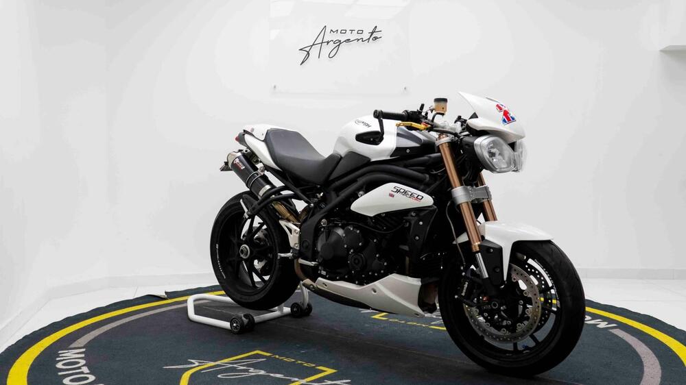 Triumph Speed Triple 1050 (2011 - 13) (9)