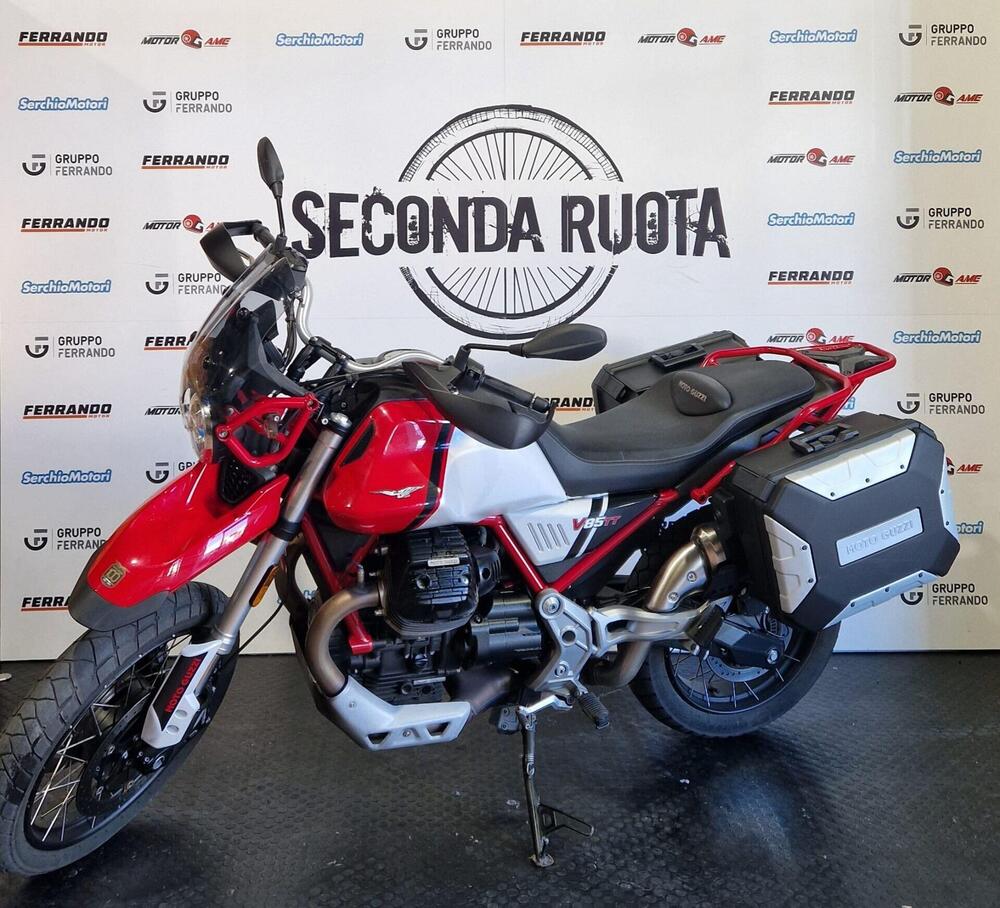 Moto Guzzi V85 TT Evocative Graphics (2021 - 23) (3)