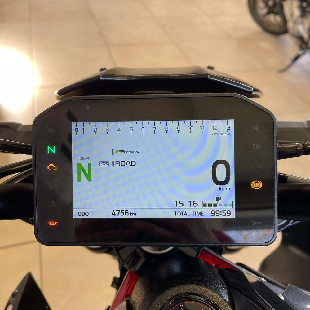 Kawasaki Z 900 (2025 - 26) (2)