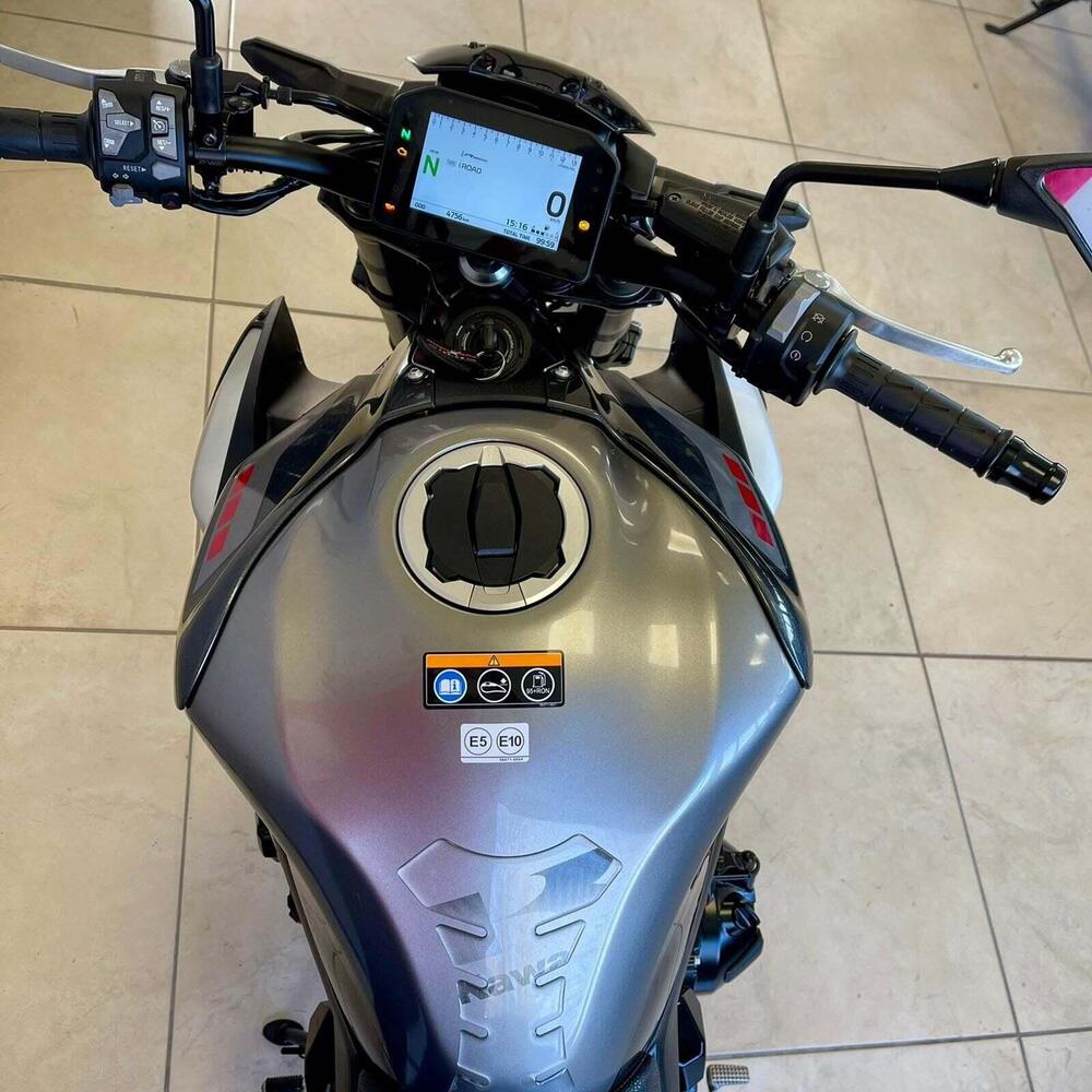 Kawasaki Z 900 (2025 - 26) (3)