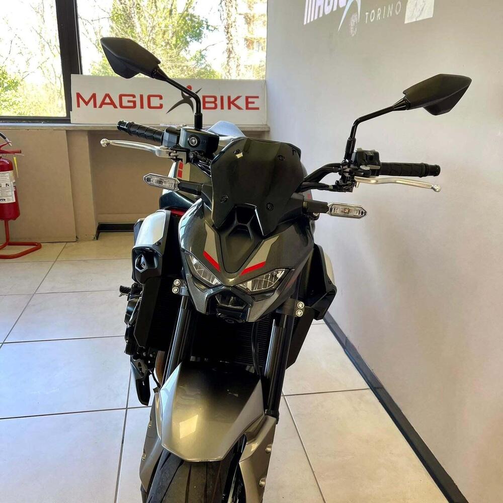 Kawasaki Z 900 (2025 - 26) (4)