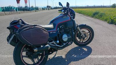 Honda VF 750 S (1985 - 87) usata