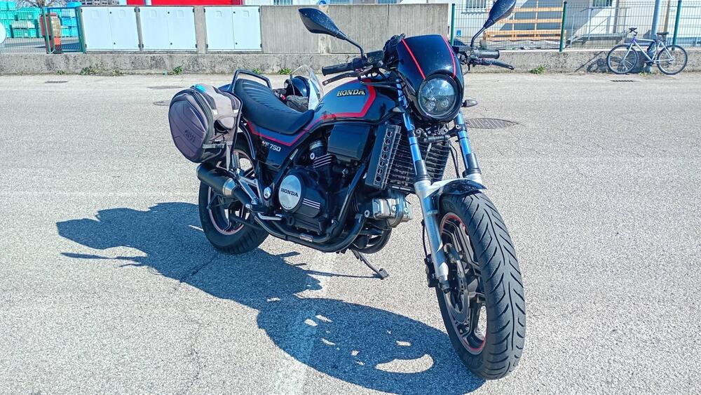 Honda VF 750 S (1985 - 87) (2)