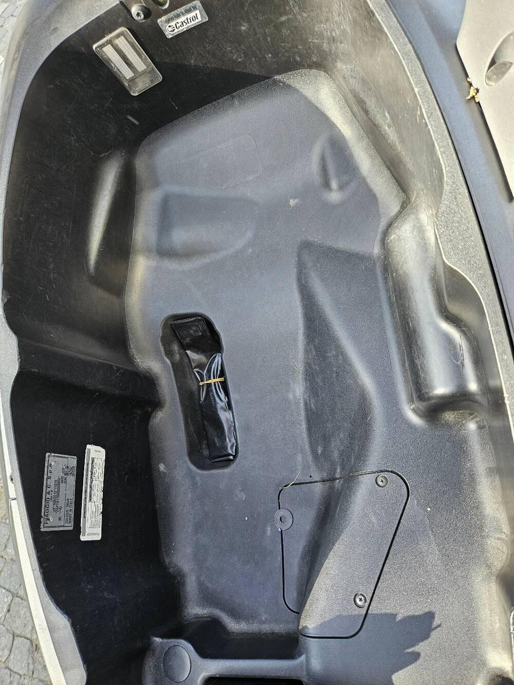 Piaggio Mp3 300 LT Yourban Sport (2017 - 19) (4)