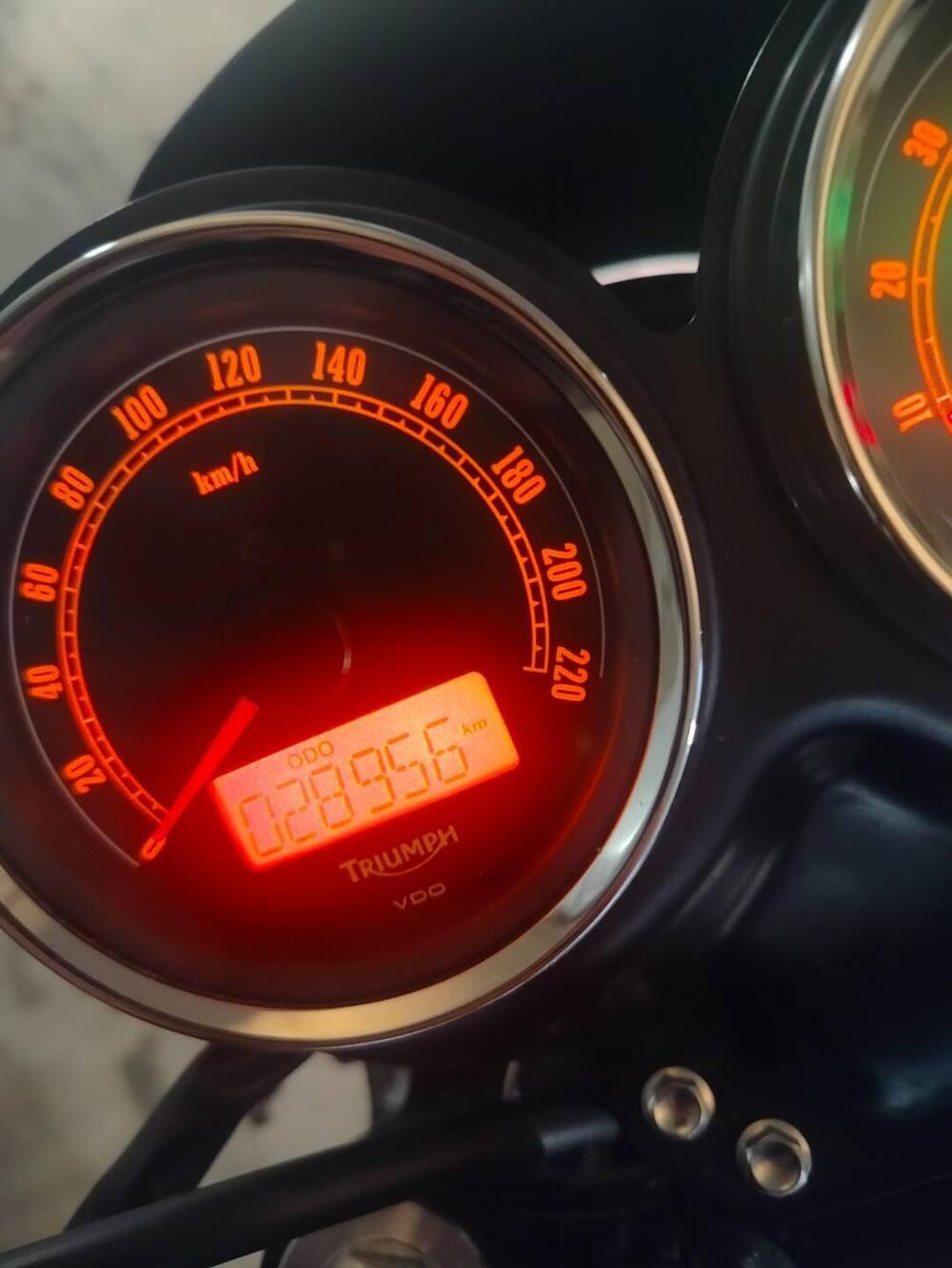 Triumph Bonneville T100 (2008 - 16) (4)