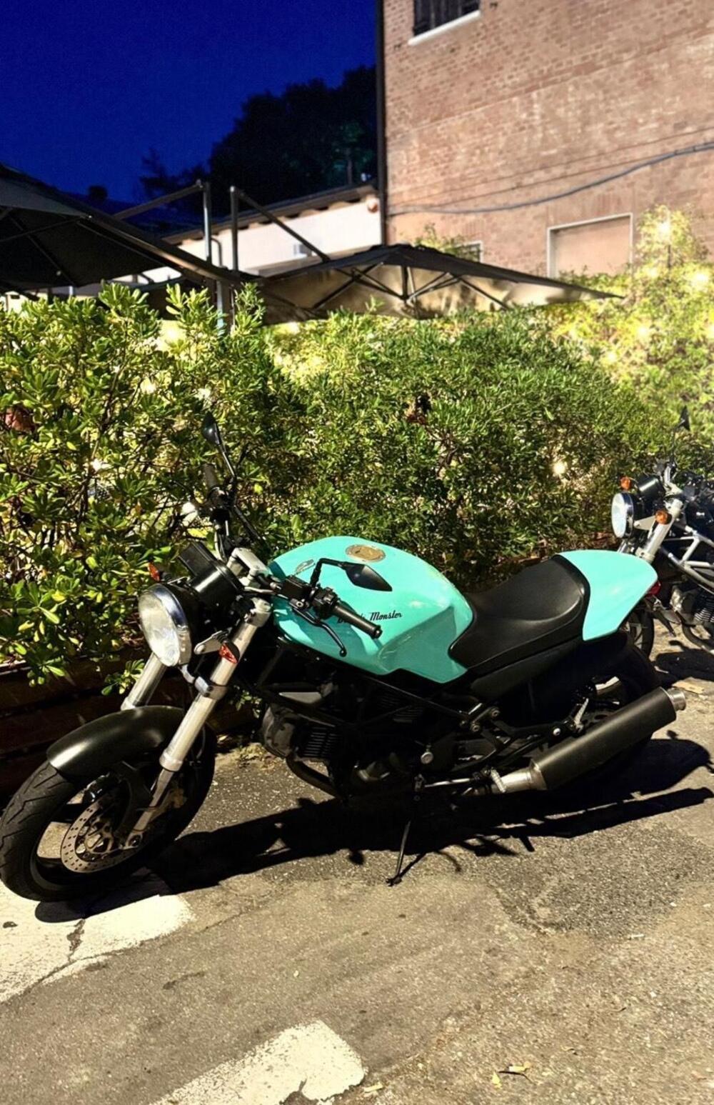 Ducati Monster 600 Dark (1998 - 01)