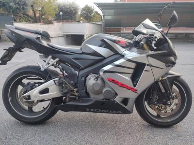 Honda CBR 600 RR (2005 - 06) usata