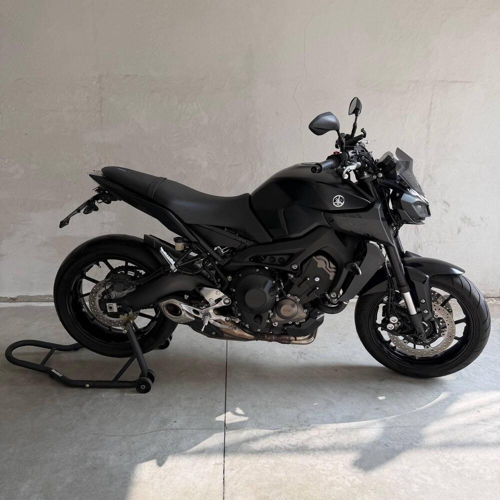 Yamaha MT-09 (2017 - 20) (2)